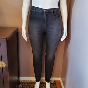 GLORIA VANDERBILT Amanda black rose jeans size 16
